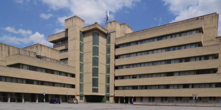 Furto con scasso nel Comune di Matera: arrestato l’usciere