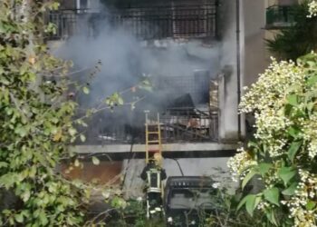 Incendio in una pasticceria, paura nella notte a Sapri