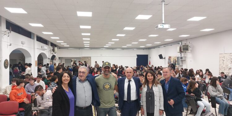 Sport, salute e bullismo nei racconti dell’ultramaratoneta, Giuseppe De Rosa, agli studenti del “Pomponio Leto”