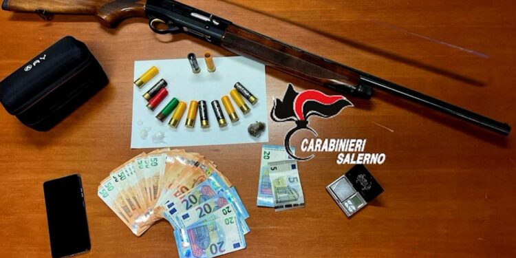 Arrestato un uomo a San Cipriano Picentino per spaccio e detenzione di armi
