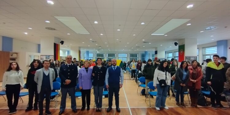 “Questo non è amore”: La Polizia di Stato e l’Unicef insieme nelle scuole per parlare di violenza di genere e diritti dell’infanzia