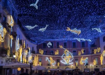 Salerno, al via il 29 novembre “Luci d’Artista”. In Prefettura varato il piano sicurezza