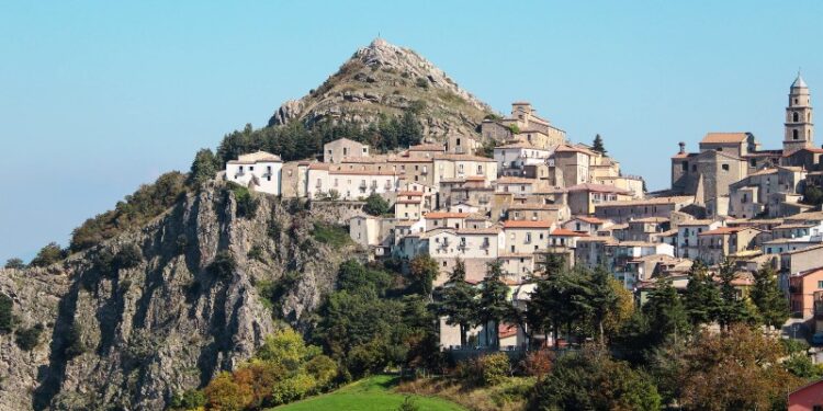 Gravi atti vandalici nel comune lucano di San Fele