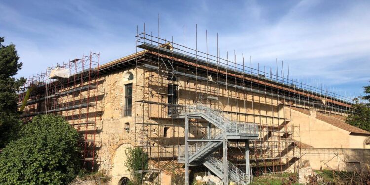 Certosa di Padula: Pellegrino richiede in Consiglio regionale la rimozione della scala di metallo