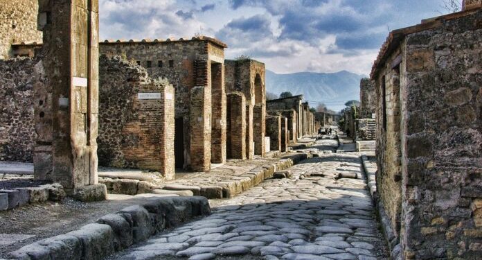 Ingresso agli scavi di Pompei a numero chiuso. Il direttore Zuchtriegel: “Misura per tutelare i visitatori”