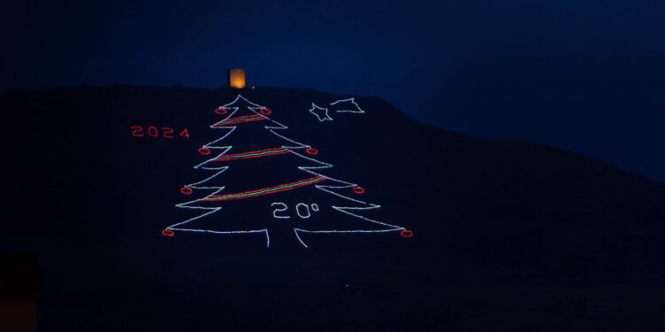 A Tito installato l’albero di Natale più grande della Basilicata