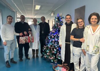 Doni dal vescovo della Diocesi di Teggiano-Policastro e dalla Caritas all’ospedale di Polla