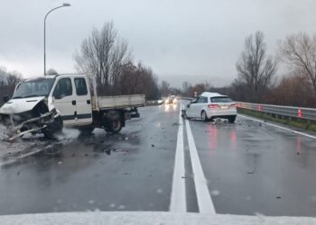 Brutto incidente sulla SS598 tra Paterno e Marsico Nuovo