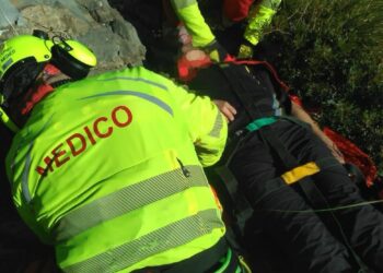 Escursionista si sente male mentre percorre il sentiero di Pietrasanta, salvato dal soccorso alpino