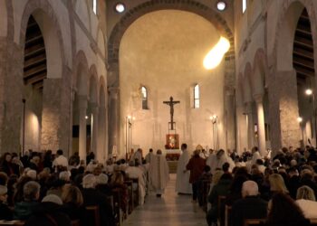 “Un Giubileo di Speranza”: apertura della Porta Santa a Salerno
