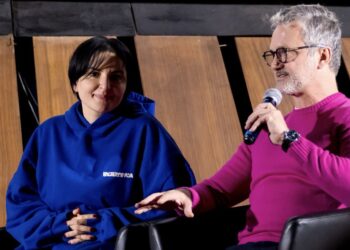 Arisa alla presentazione del film “Il ragazzo dai pantaloni rosa” a Latronico. Con lei lo sceneggiatore Proia