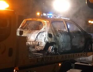Ancora un’auto in fiamme a Villa d’Agri, cresce la preoccupazione dei cittadini