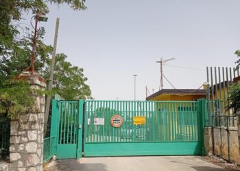 Perquisizione nel carcere di Matera: sequestrati sette cellulari e coltelli a serramanico