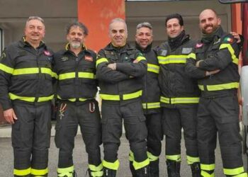 Emozioni, applausi e tanto lavoro per l’ultimo giorno da vigile del fuoco del capo reparto Ernesto Bruno