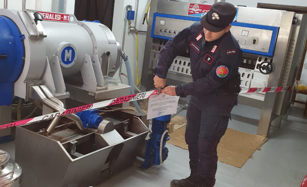 Controlli dei Carabinieri Forestali nel salernitano: scoperto smaltimento illecito di reflui oleari