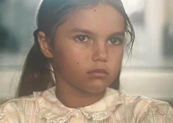 Imma Sarratore de L’Amica Geniale è originaria di Marina di Camerota. Lei è Aurora Grimaldi