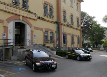 Soldi e sesso per evitare lo sfratto: condannato ufficiale giudiziario a Nocera Inferiore