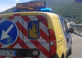 Fine settimana con neve e gelo. Si teme per la viabilità e sui controlli lungo la A2 a Sala Consilina