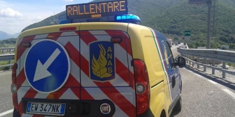 Fine settimana con neve e gelo. Si teme per la viabilità e sui controlli lungo la A2 a Sala Consilina