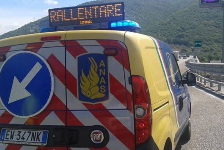 Fine settimana con neve e gelo. Si teme per la viabilità e sui controlli lungo la A2 a Sala Consilina