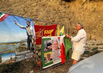 “Un banano al posto dell’ulivo per Vassallo”. La denuncia sdegnata del fratello Dario