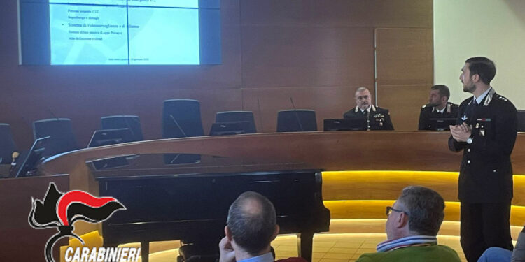 Furti e rapine a farmacie e tabacchi: i carabinieri incontrano gli esercenti a Vallo della Lucania