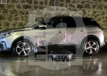 Fuoristrada travolge tre auto a Sala Consilina: è caccia al conducente