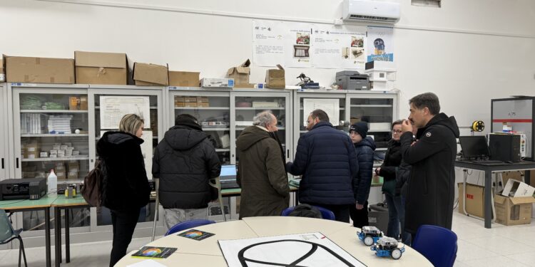 Istituto “Cicerone” di Sala Consilina: dal teatro in lingua all’orto didattico alla robotica più avanzata, questo e tanto altro, nel ricco Open Day 