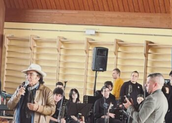 Albano Carrisi al Liceo Gropius di Potenza: un incontro tra cultura e musica