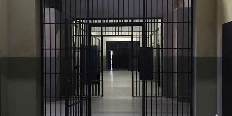 Detenuto aggredito in carcere e trasportato d’urgenza all’ospedale “Ruggi” di Salerno