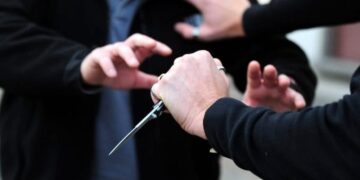 Giovane accoltellato sul lungomare di Salerno: preso l’aggressore