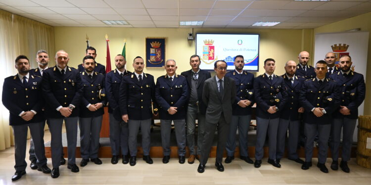 Potenza: Il Questore Ferrari presenta 9 Vice Ispettori e 13 Agenti di Polizia di Stato