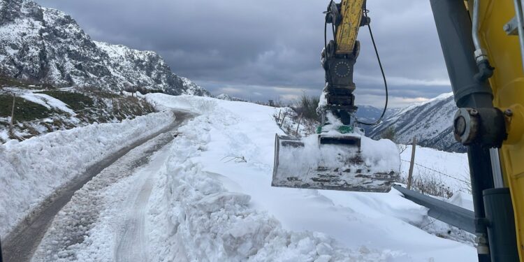 Emergenza neve. Rimane chiusa la strada tra Sacco e Teggiano