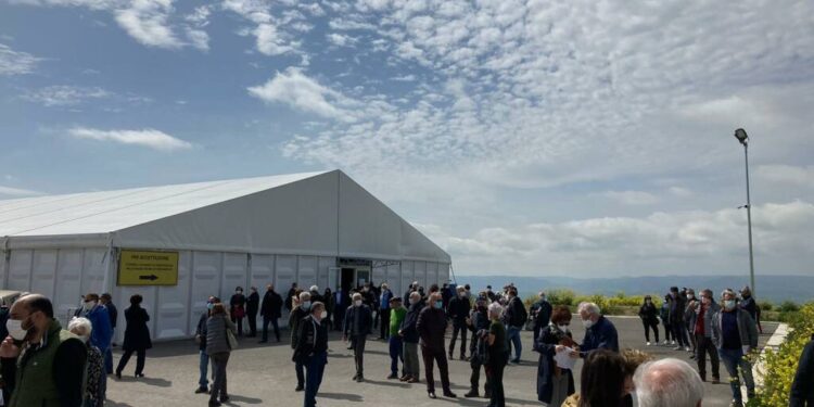 Potenza, le “tende del Qatar” donate durante il Covid, saranno usate dalla Protezione Civile