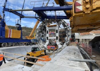 Continua l’assemblaggio della maxi trivella per la galleria Saginara dell’Alta Velocità Salerno- Reggio Calabria