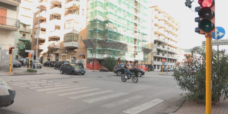 Ennesimo incidente a Salerno: investe senza prestare soccorso una donna a Pastena