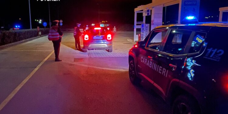 Controlli su strada dei carabinieri in tutta la provincia di Potenza: scattano sequestri e ritiri della patente