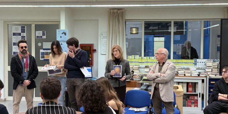 Tra web e carta stampata: gli studenti del “De Sanctis” ne parlano con il direttore de’ “La Città” 