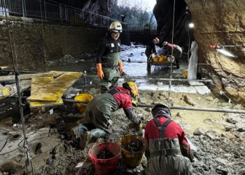 Grotte di Pertosa-Auletta: scoperti un luogo di culto di età ellenistica e numerosi reperti