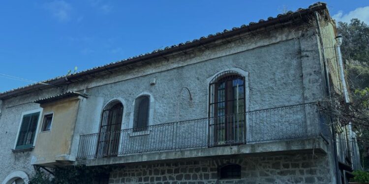 A Pellezzano la Guardia Agroforestale segnala un’abitazione esposta all’amianto