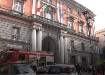 Incendio al Comune di Sarno: il rogo sarebbe partito dal primo piano