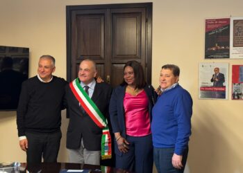 Emozioni a Polla per il giuramento di Awa Assouma: è diventata una cittadina italiana