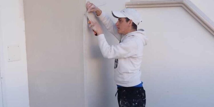 Sonia, muratrice di Castel San Lorenzo: “Amo il mio lavoro e lotto contro i pregiudizi”