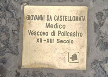 A Salerno una mattonella commemorativa dedicata a Giovanni Castellomata, vescovo di Policastro nel 1254