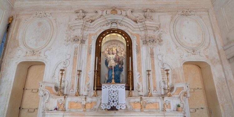 Il Santuario della Madonna del Monte Carmelo apre la Porta Santa per il Giubileo 2025