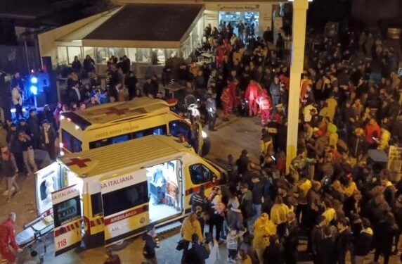 Risse e feriti durante il Carnevale di Agropoli. Necessario l’intervento delle forze dell’ordine
