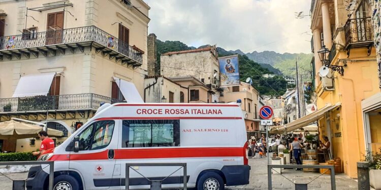 Dramma ad Amalfi. Uomo cade da una macera e muore sul colpo
