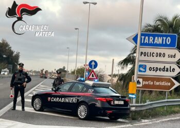 In fuga dopo una rapina in un market a Policoro, arrestati in Calabria due ladri