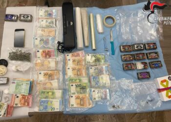 Giovani pusher nel centro di Potenza: in arresto una coppia