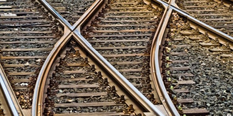 Mozione approvata all’unanimità: nuovo impulso alla Ferrovia Eboli-Calitri. Benefici anche per la Basilicata